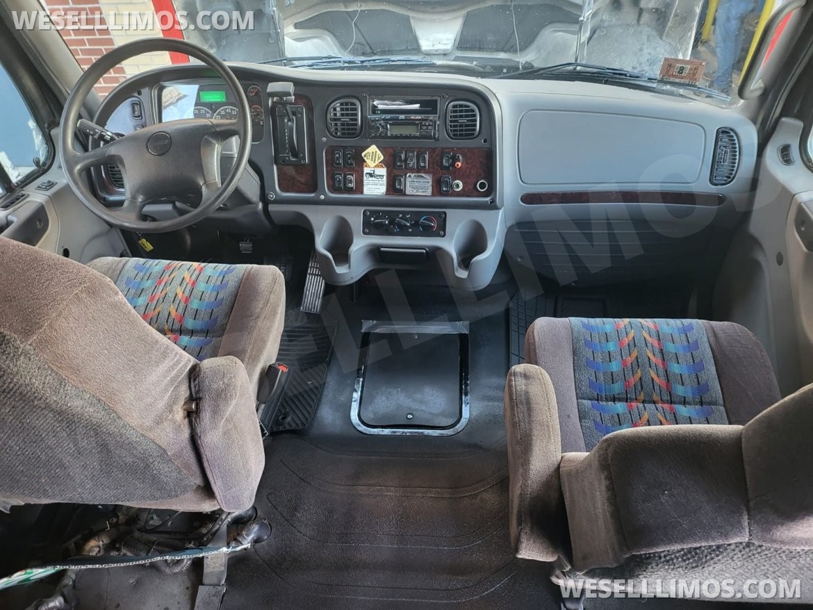 Shuttle Bus for Sale in Fairview, NJ - Photo 7