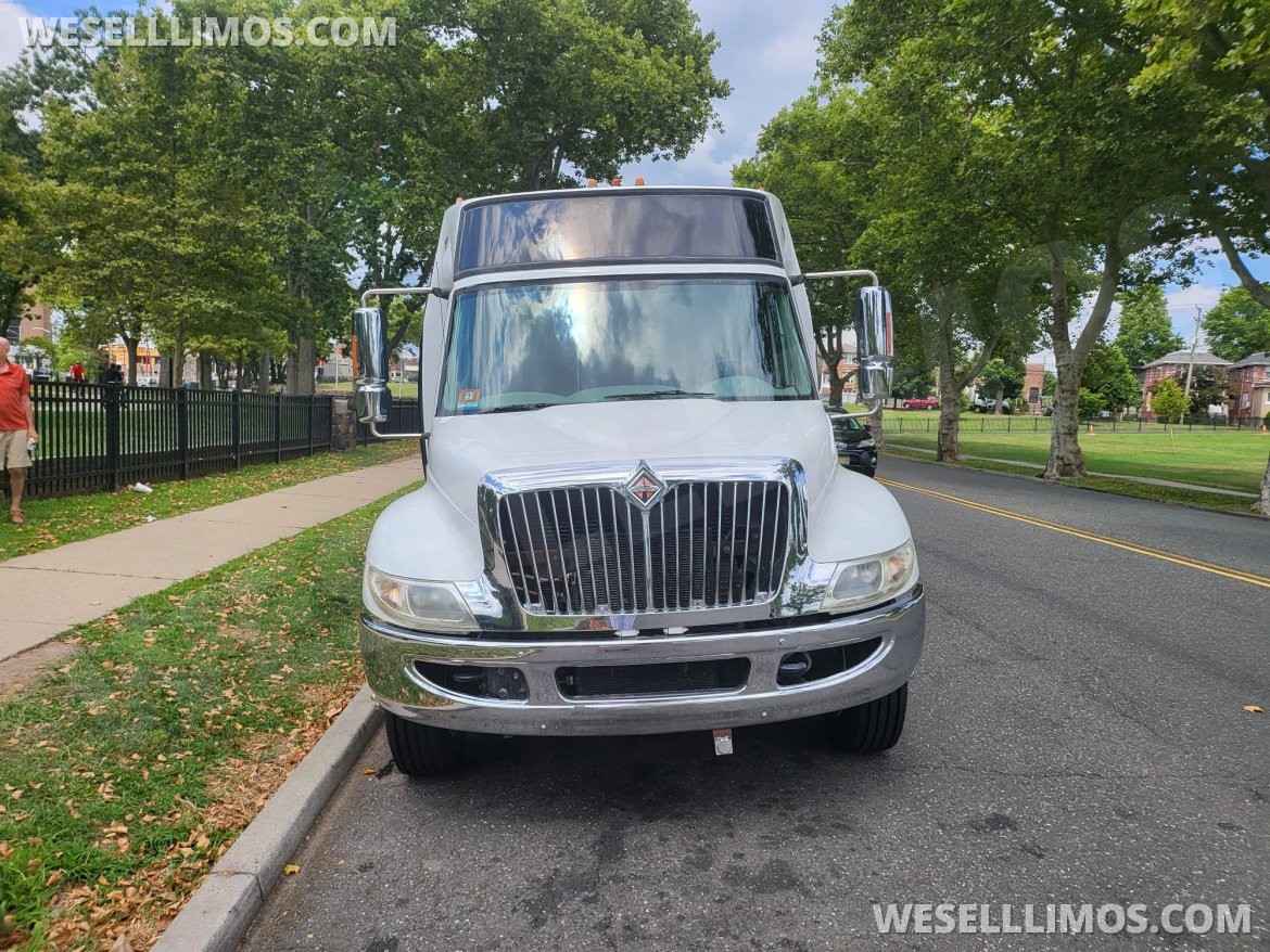 Shuttle Bus for Sale in Fairview, NJ - Photo 2