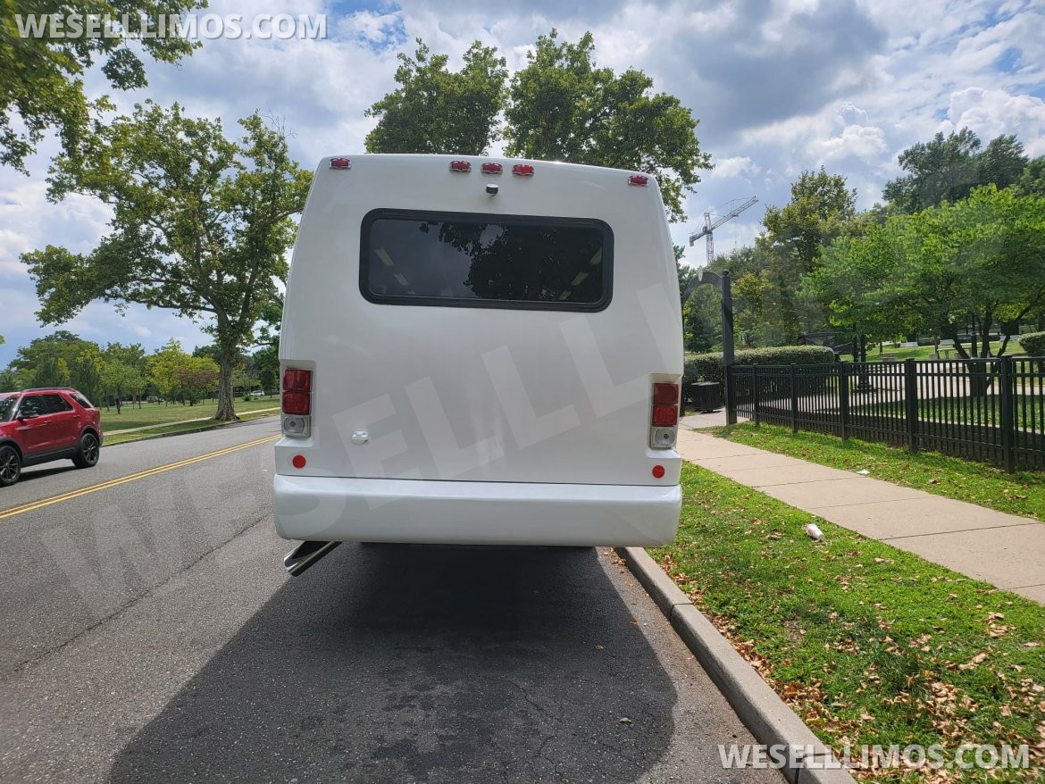 Shuttle Bus for Sale in Fairview, NJ - Photo 8