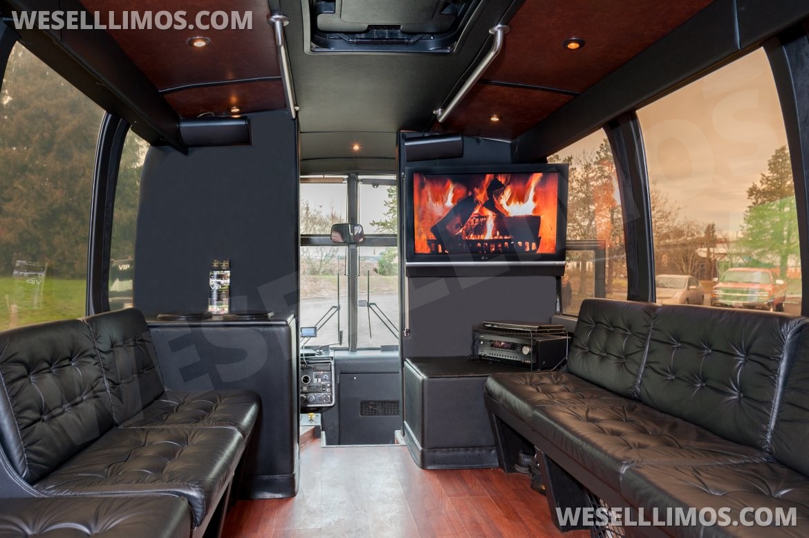 Limo Bus for Sale in tualatin, OR - Photo 3