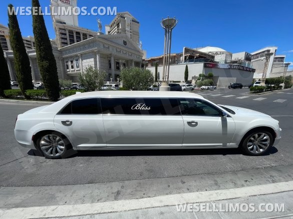 2018 Chrysler 300 Limousine for Sale in Las Vegas, NV - Photo 2