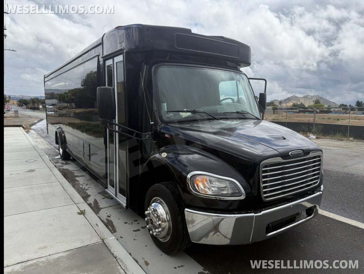 Limo Bus for Sale in Orlando, FL - Photo 13