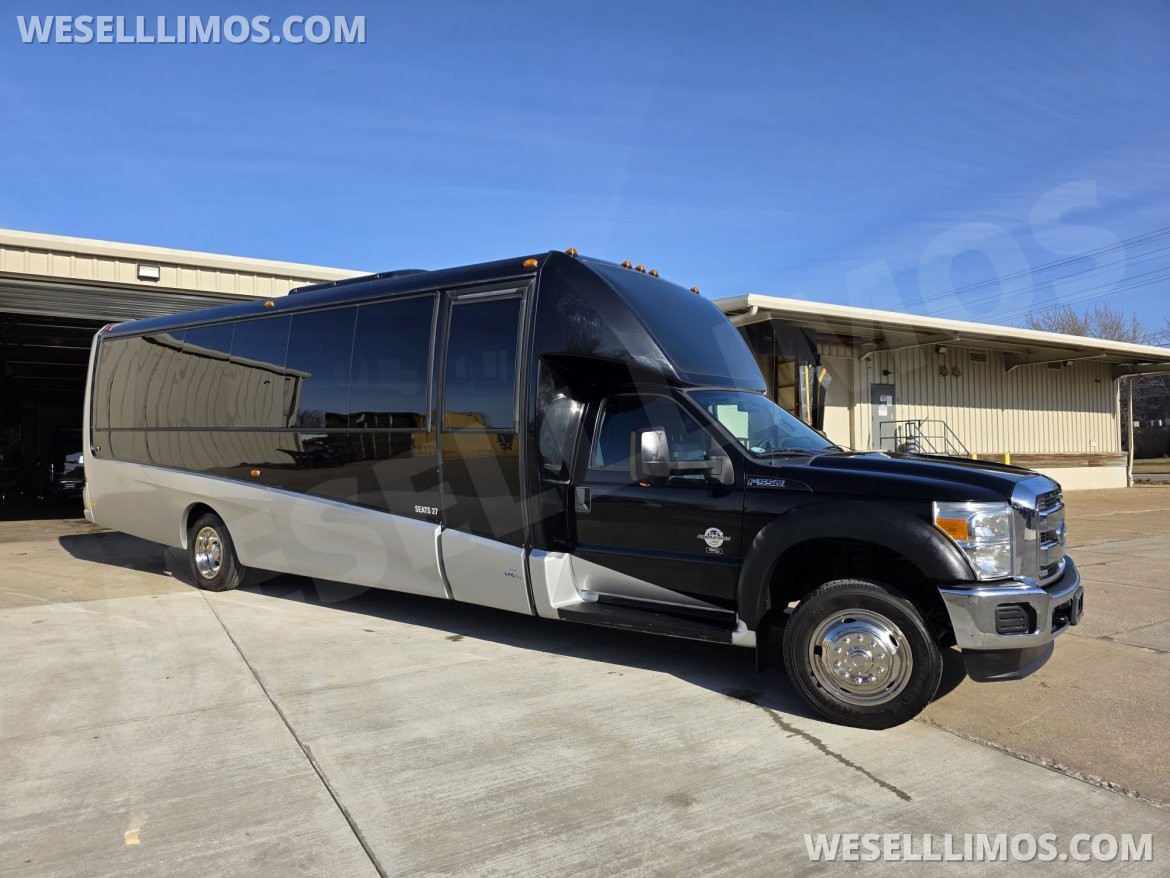 Executive Shuttle for Sale in Erie, PA - Photo 5