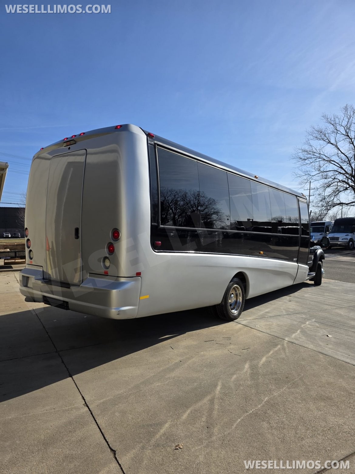 Executive Shuttle for Sale in Erie, PA - Photo 9