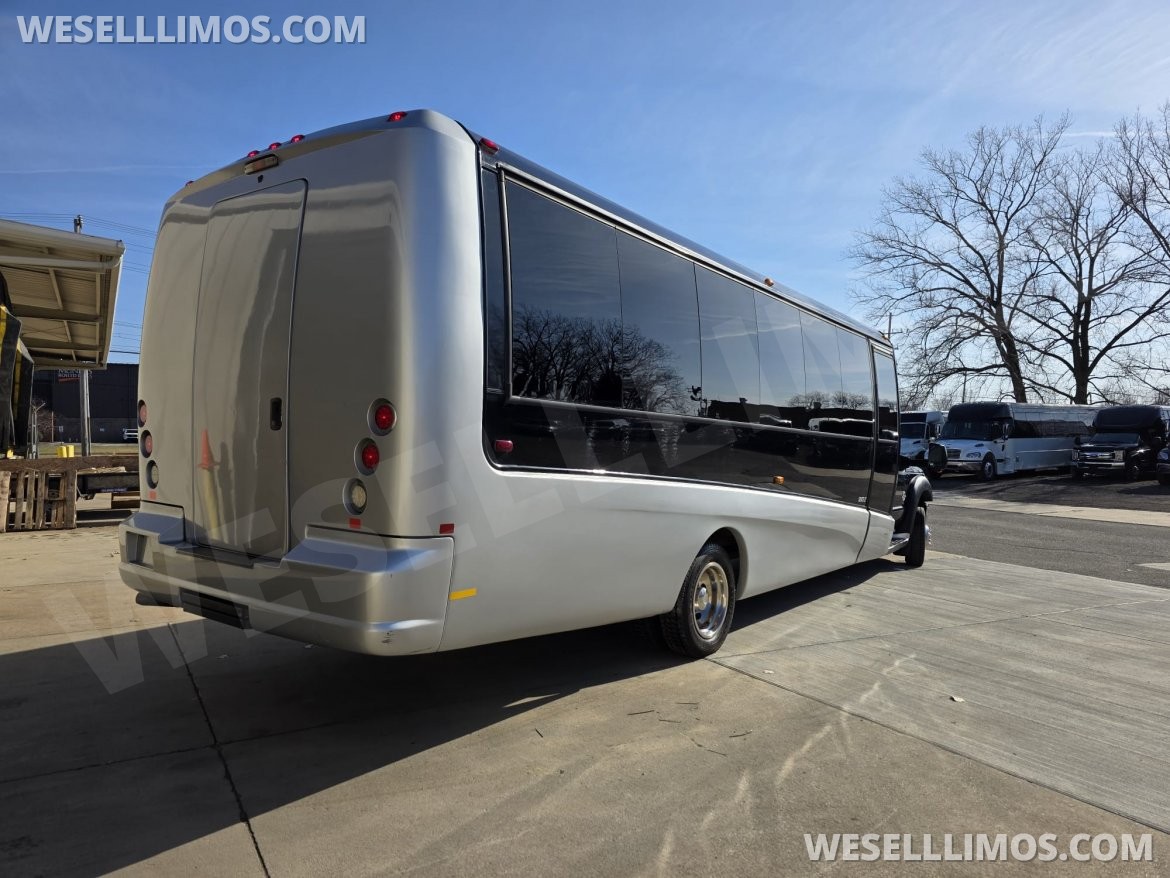 Executive Shuttle for Sale in Erie, PA - Photo 10