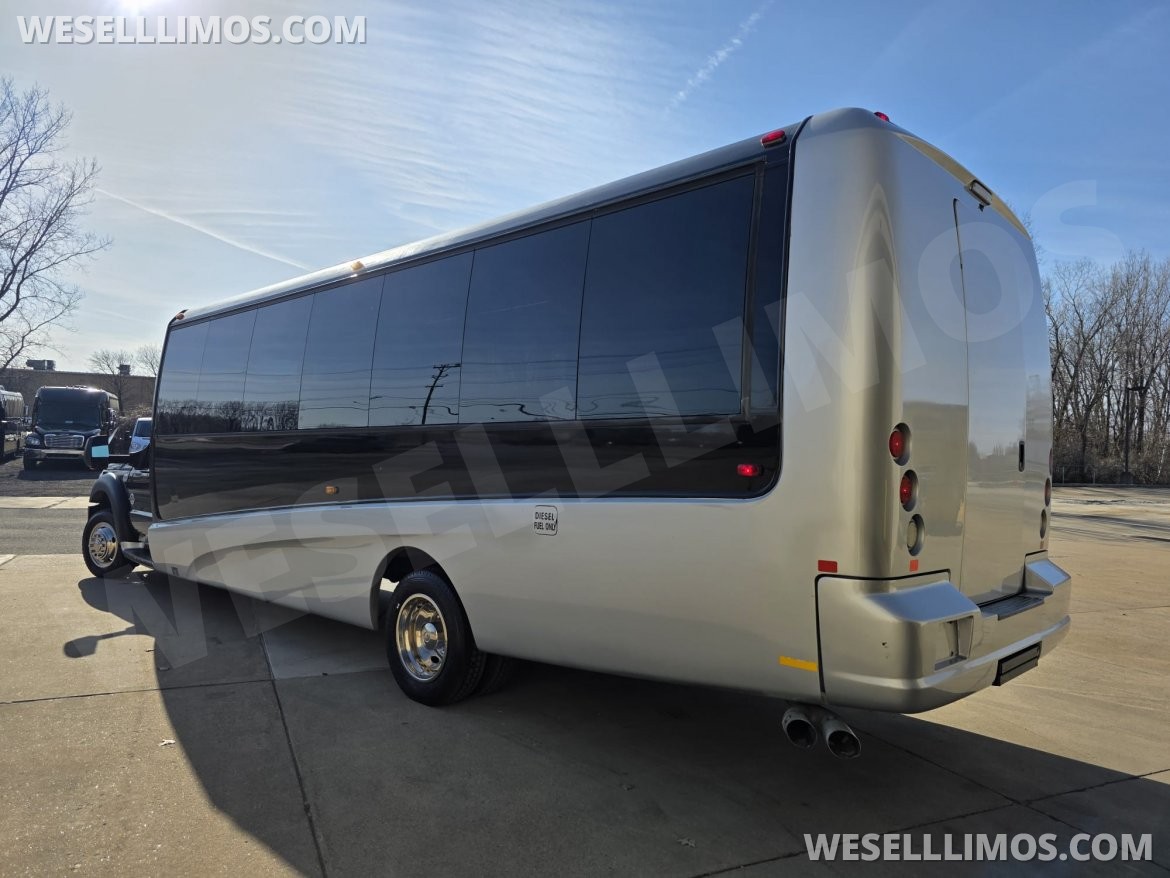Executive Shuttle for Sale in Erie, PA - Photo 12