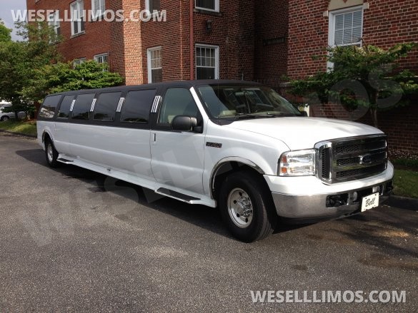 2005 Ford excursion Limousine for Sale in chattanooga, TN - Main Photo