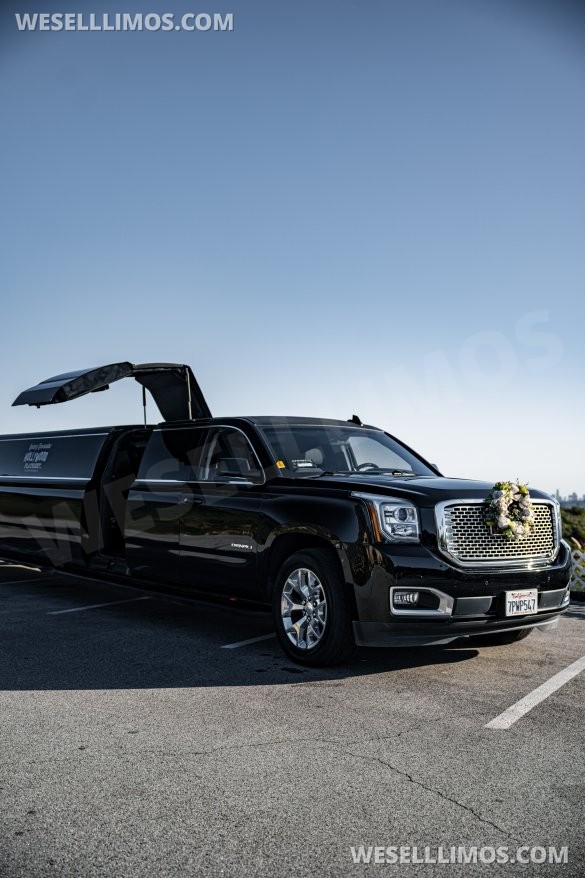 2017 GMC DENALI Limousine for Sale in glendale, CA - Main Photo