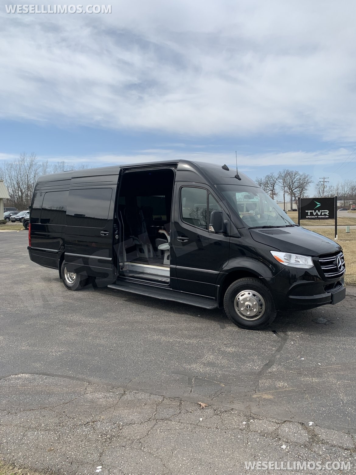Executive Shuttle for Sale in Elkhart, IN - Main Photo