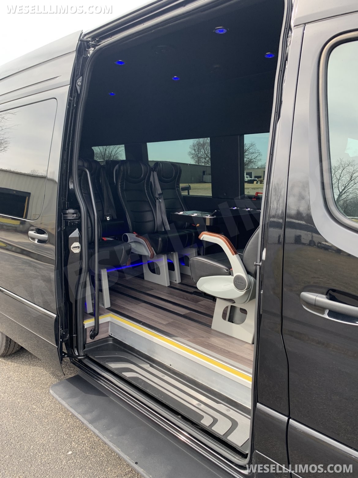 Executive Shuttle for Sale in Elkhart, IN - Photo 2