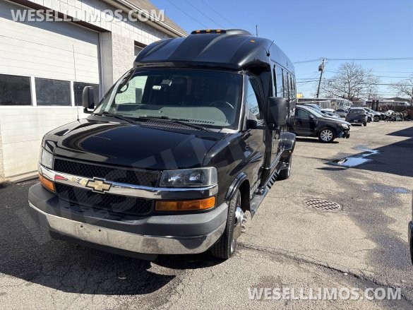 2014 Chevrolet EXPRESS COMMERCIAL 3500 Truck for Sale in Babylon, NY - Main Photo