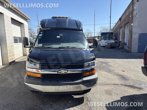 2014 Chevrolet EXPRESS COMMERCIAL 3500 Truck for Sale in Babylon, NY - Photo 2