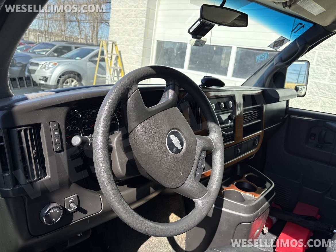 Truck for Sale in Babylon, NY - Photo 8