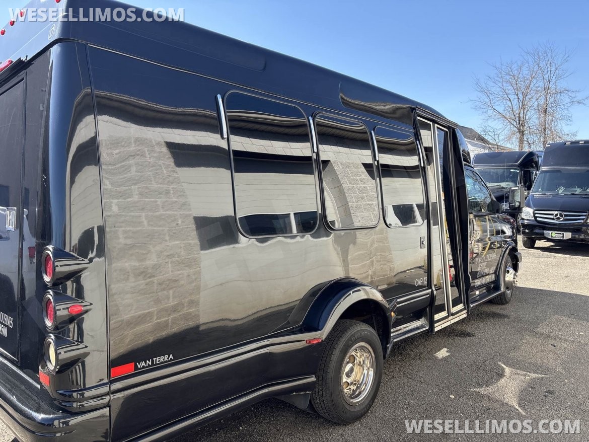 Truck for Sale in Babylon, NY - Photo 16