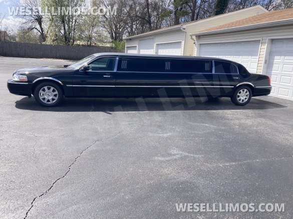 2007 Lincoln Towncar Limousine for Sale in East Ridge, TN - Photo 2