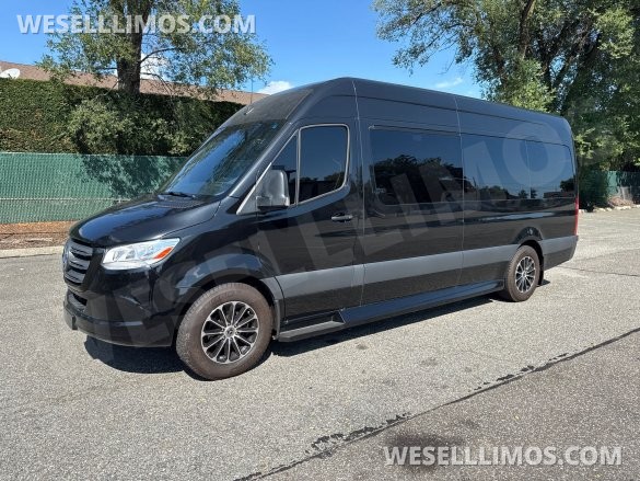 2019 Mercedes-Benz Sprinter Sprinter for Sale in Baldwin, NY - Photo 3