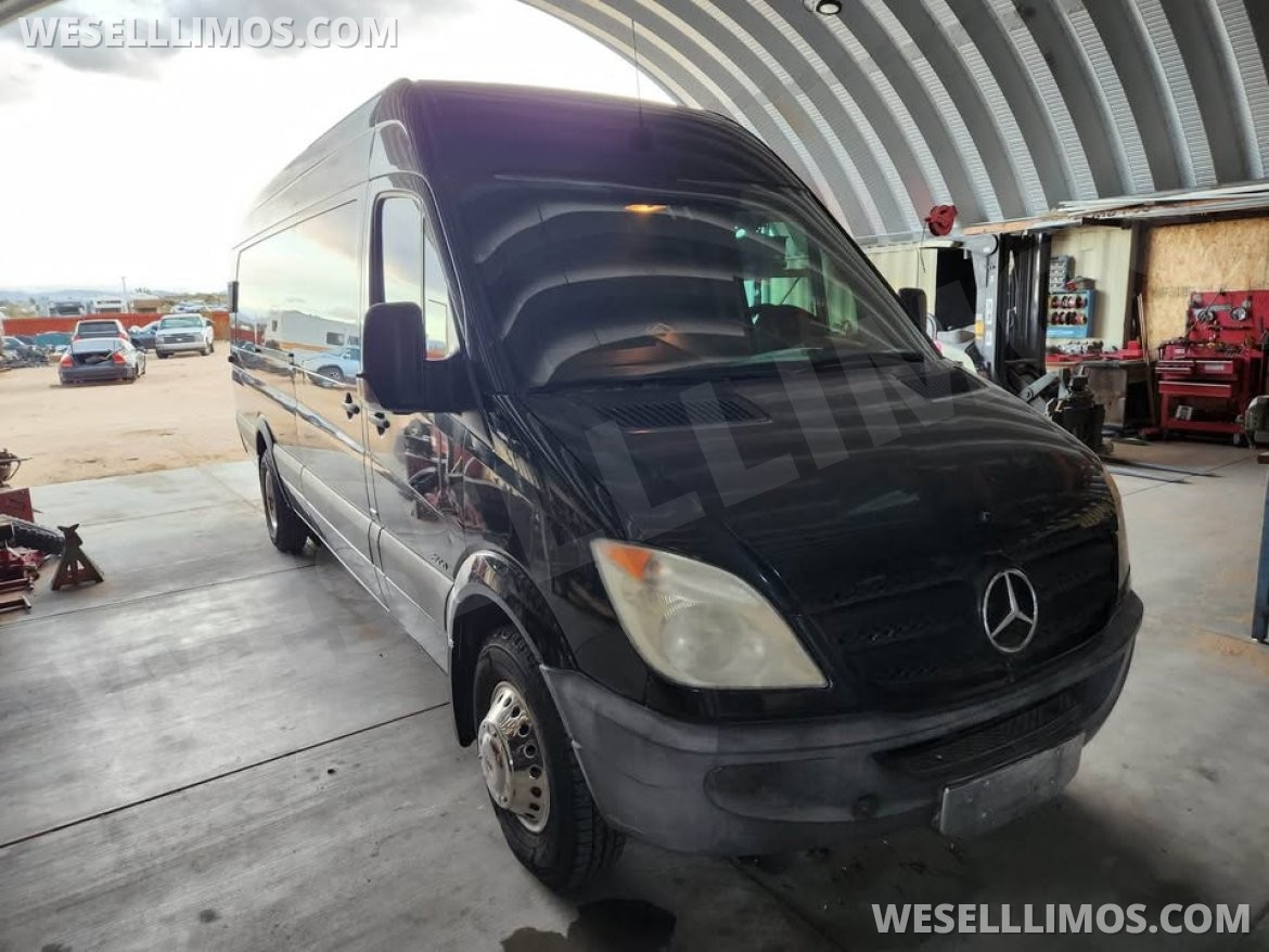 Limo Bus for Sale in Landers, CA - Photo 2