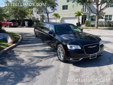 2017 Pinnacle Chrysler 300 Limousine - Limousine for Sale in FORT LAUDERDALE, FL - Photo 2