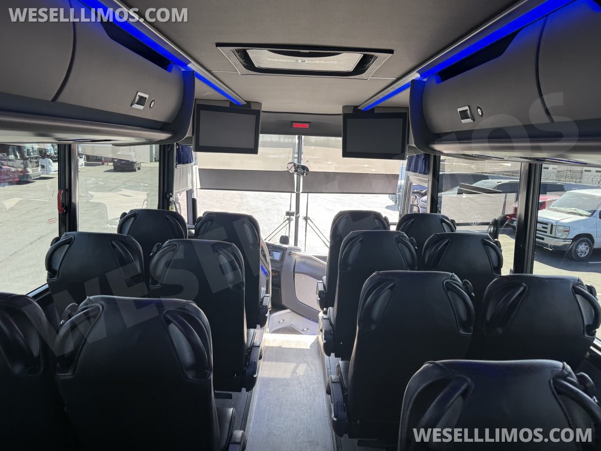 Motorcoach for Sale in Phoenix, AZ - Photo 4