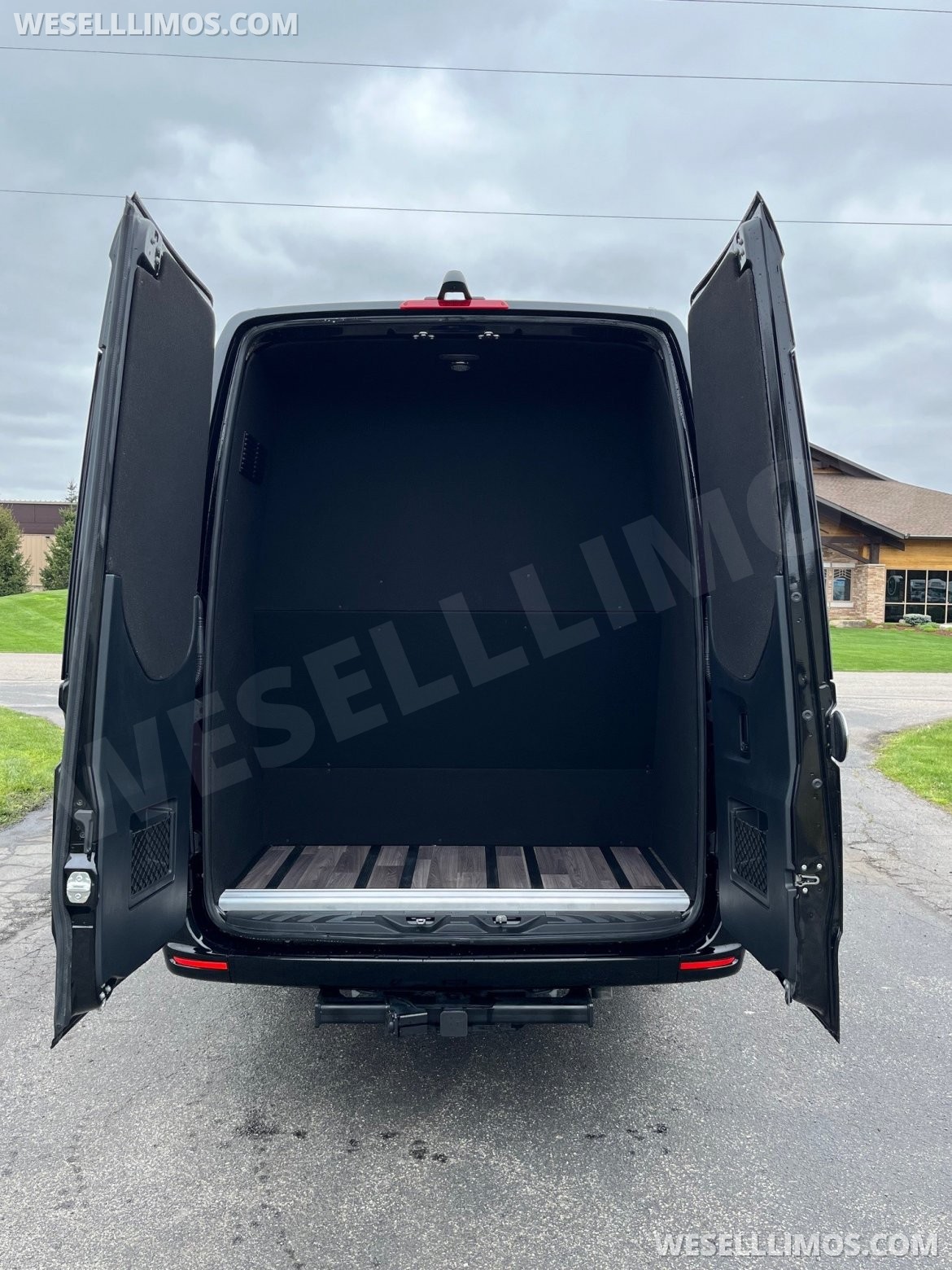 Executive Shuttle for Sale in Elkhart, IN - Photo 4