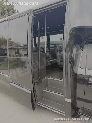 2017 Grech GM33 Ford F-550 Executive Shuttle - Executive Shuttle for Sale in Los Angeles, CA - Photo 12