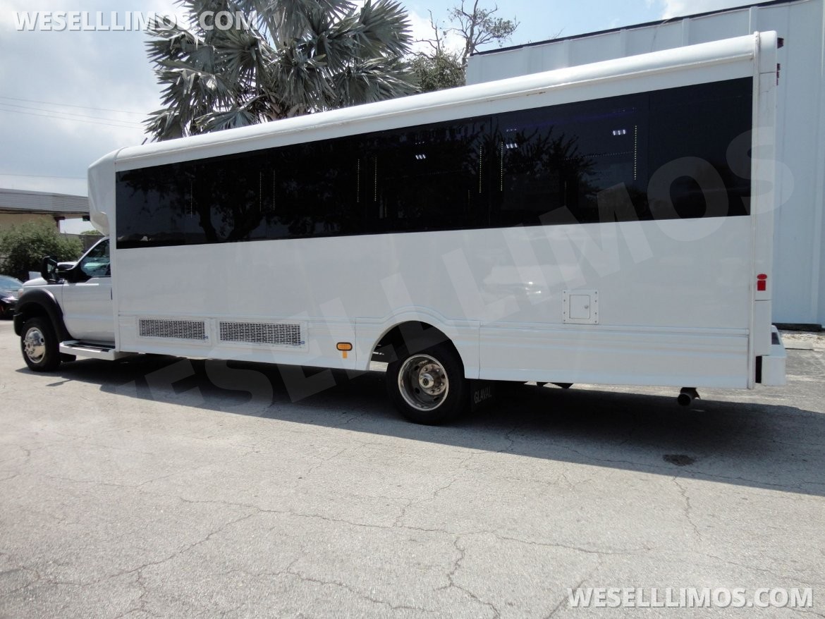 Limo Bus for Sale in Delray Beach, FL - Photo 5