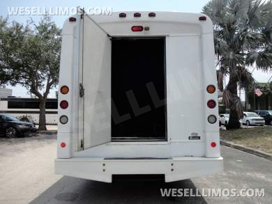 2015 LGE Ford F550 Limo Bus - Limo Bus for Sale in Delray Beach, FL - Photo 17