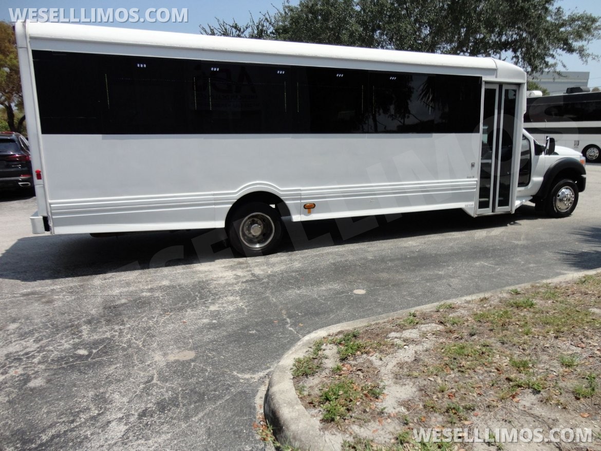 Limo Bus for Sale in Delray Beach, FL - Photo 6