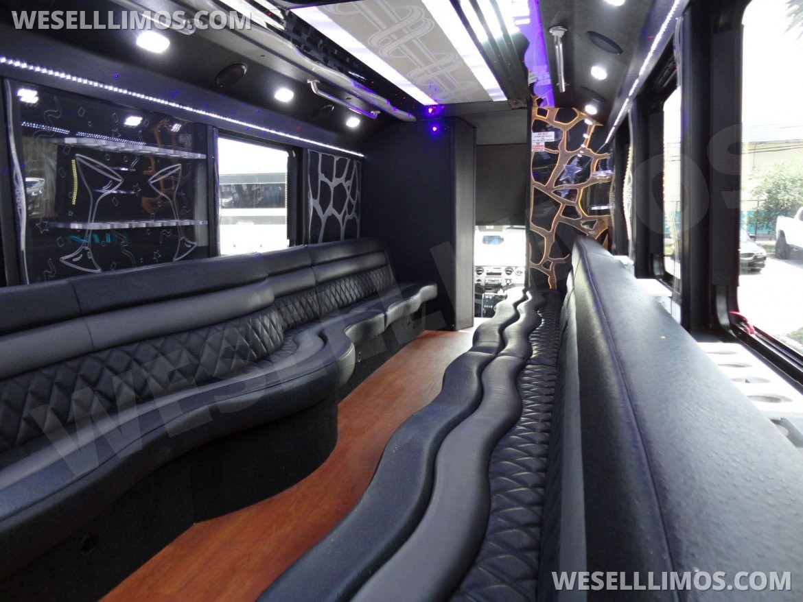 Limo Bus for Sale in Delray Beach, FL - Photo 16