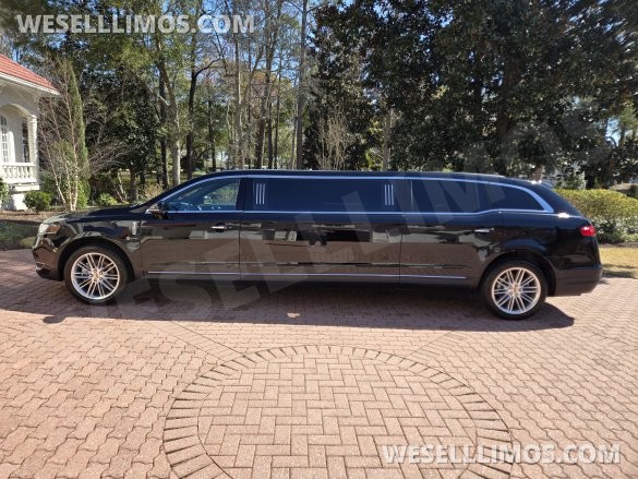 2019 Lincoln MKT 72" 5-Door (Private Build) Limousine for Sale in Old Mill, MD - Photo 2