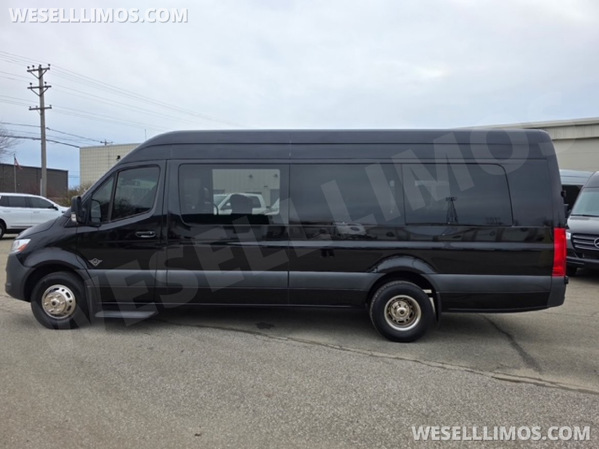 Shuttle Bus for Sale in Erie, PA - Photo 11
