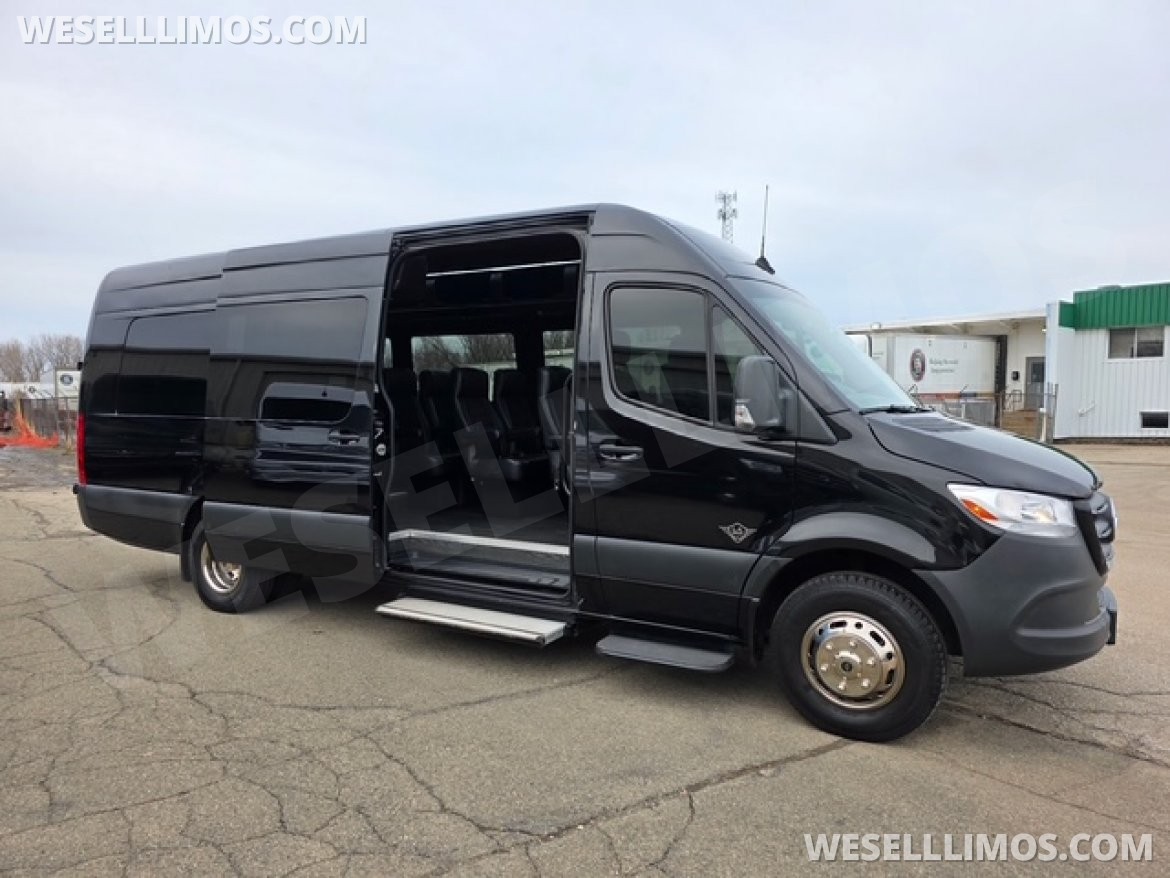 Shuttle Bus for Sale in Erie, PA - Photo 13