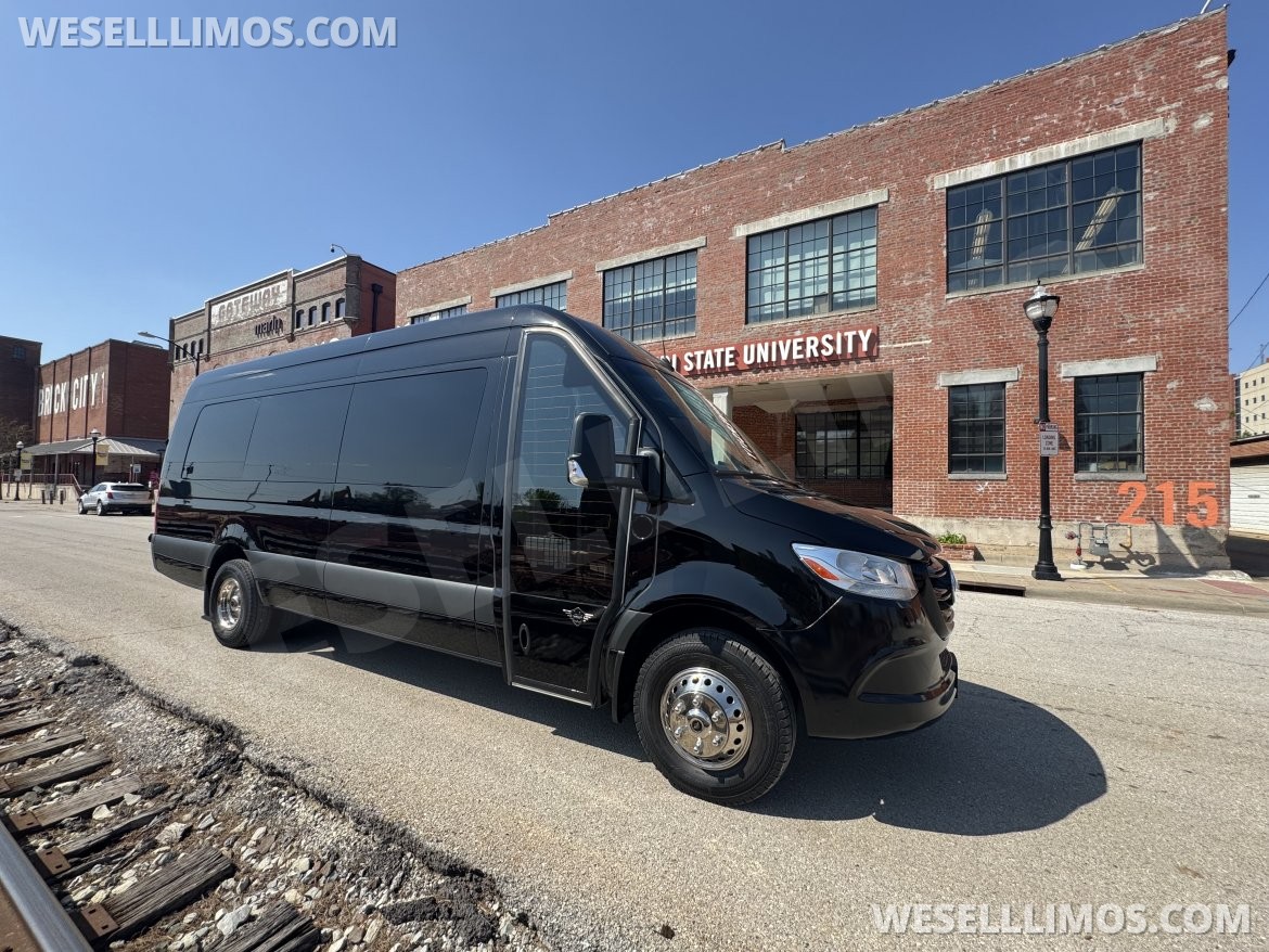 Sprinter for Sale in Springfield, MO - Main Photo