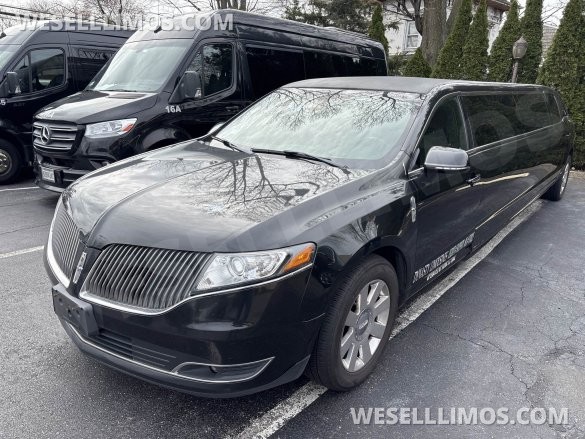 2014 Lincoln MKT Limousine for Sale in Babylon, NY - Main Photo