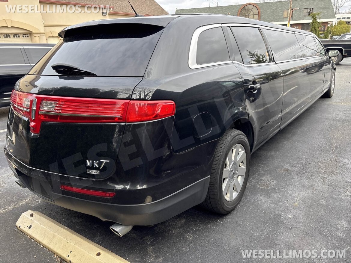 Limousine for Sale in Babylon, NY - Photo 4