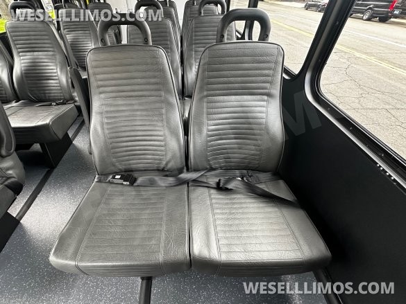 2024 Ford E-450 Super Duty ADA Passenger Bus Shuttle Bus for Sale in Carson, CA - Photo 3
