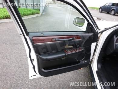2004 LCW Lincoln Town Car 6-Door Limousine - Limousine for Sale in Carson, CA - Photo 9