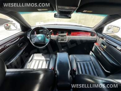2004 LCW Lincoln Town Car 6-Door Limousine - Limousine for Sale in Carson, CA - Photo 11