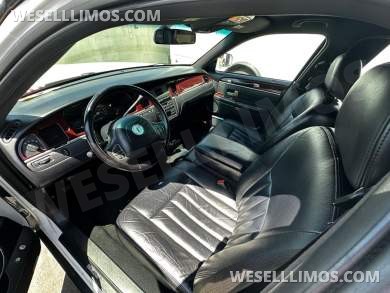 2004 LCW Lincoln Town Car 6-Door Limousine - Limousine for Sale in Carson, CA - Photo 13