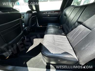 2004 LCW Lincoln Town Car 6-Door Limousine - Limousine for Sale in Carson, CA - Photo 14