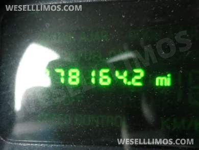 2004 LCW Lincoln Town Car 6-Door Limousine - Limousine for Sale in Carson, CA - Photo 20
