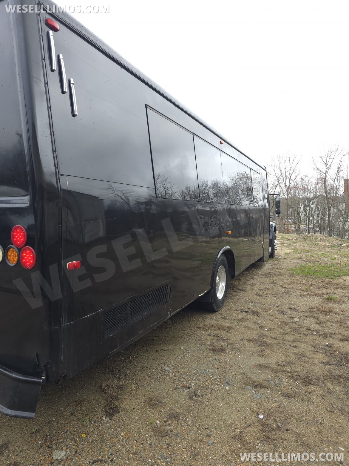 Limo Bus for Sale in Coventry, RI - Photo 3