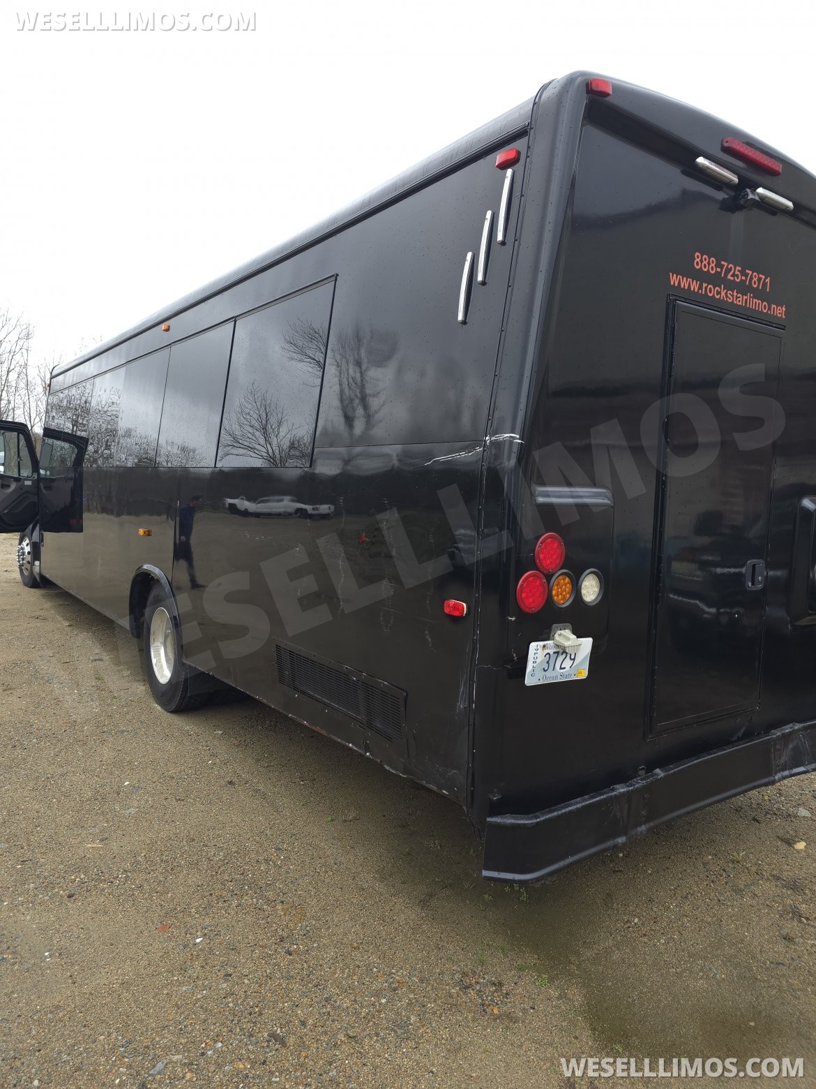 Limo Bus for Sale in Coventry, RI - Photo 7