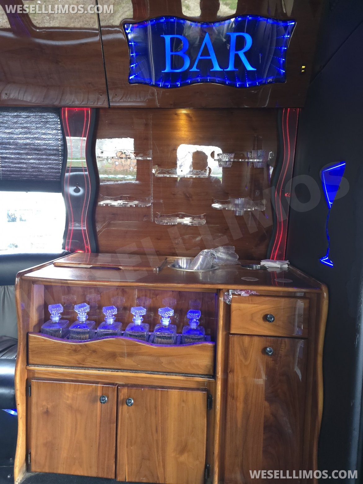 Limo Bus for Sale in Coventry, RI - Photo 6