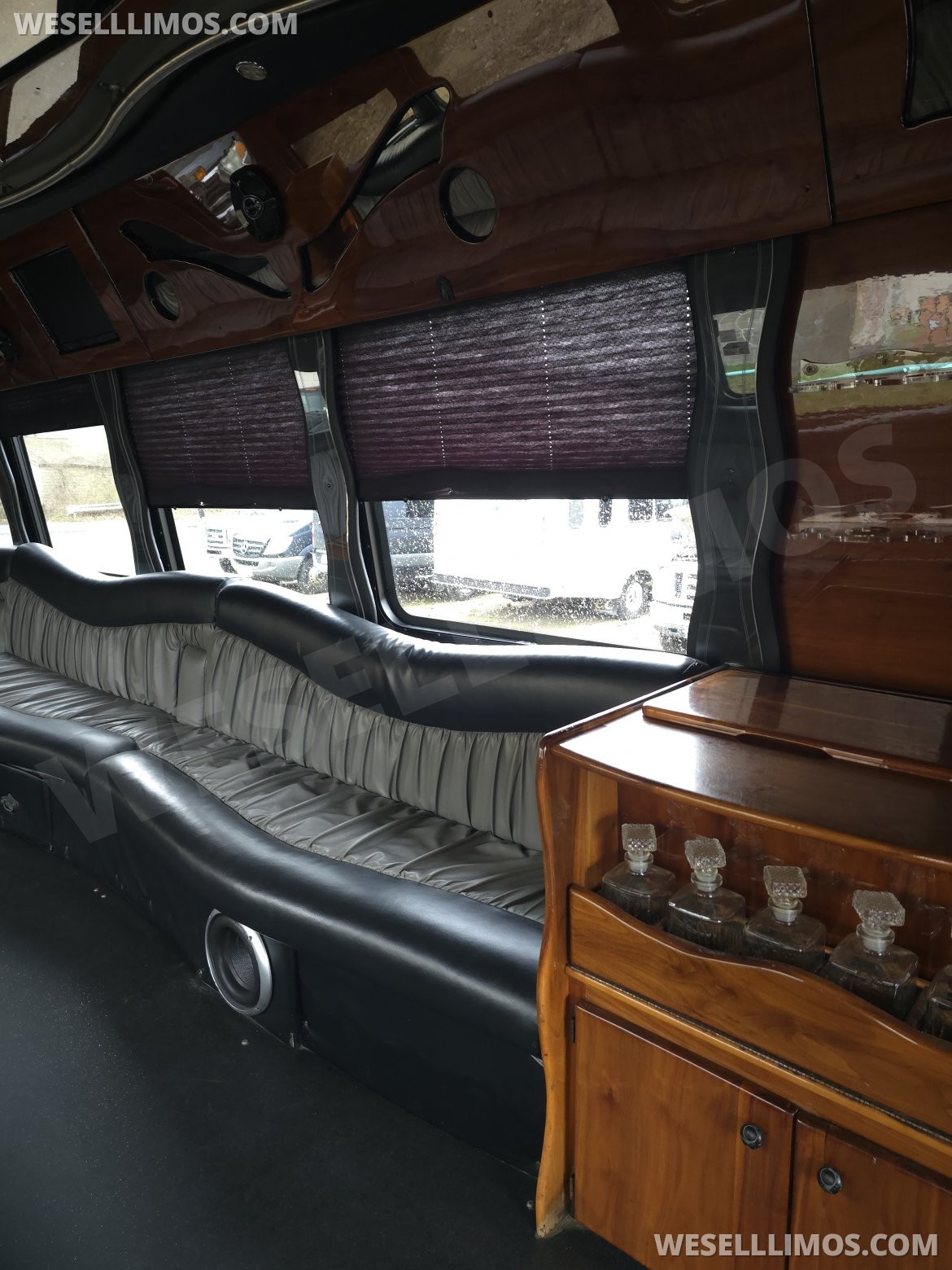 Limo Bus for Sale in Coventry, RI - Photo 17