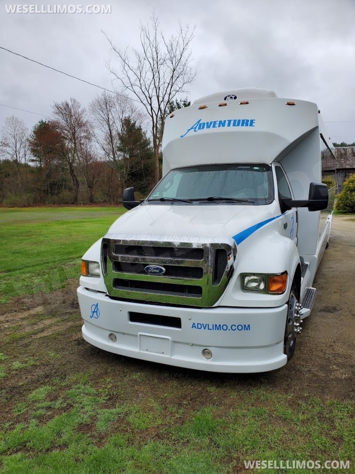 Executive Shuttle for Sale in Swanzey, NH - Photo 2