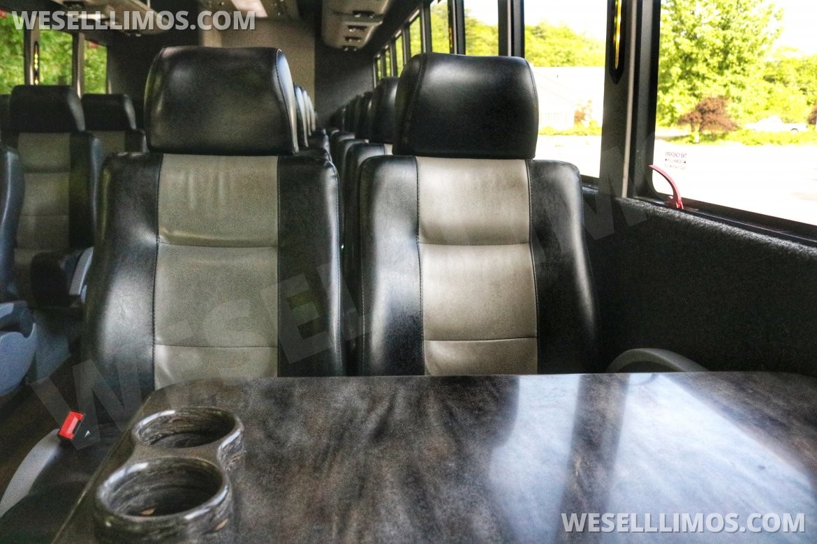 Executive Shuttle for Sale in Swanzey, NH - Photo 12