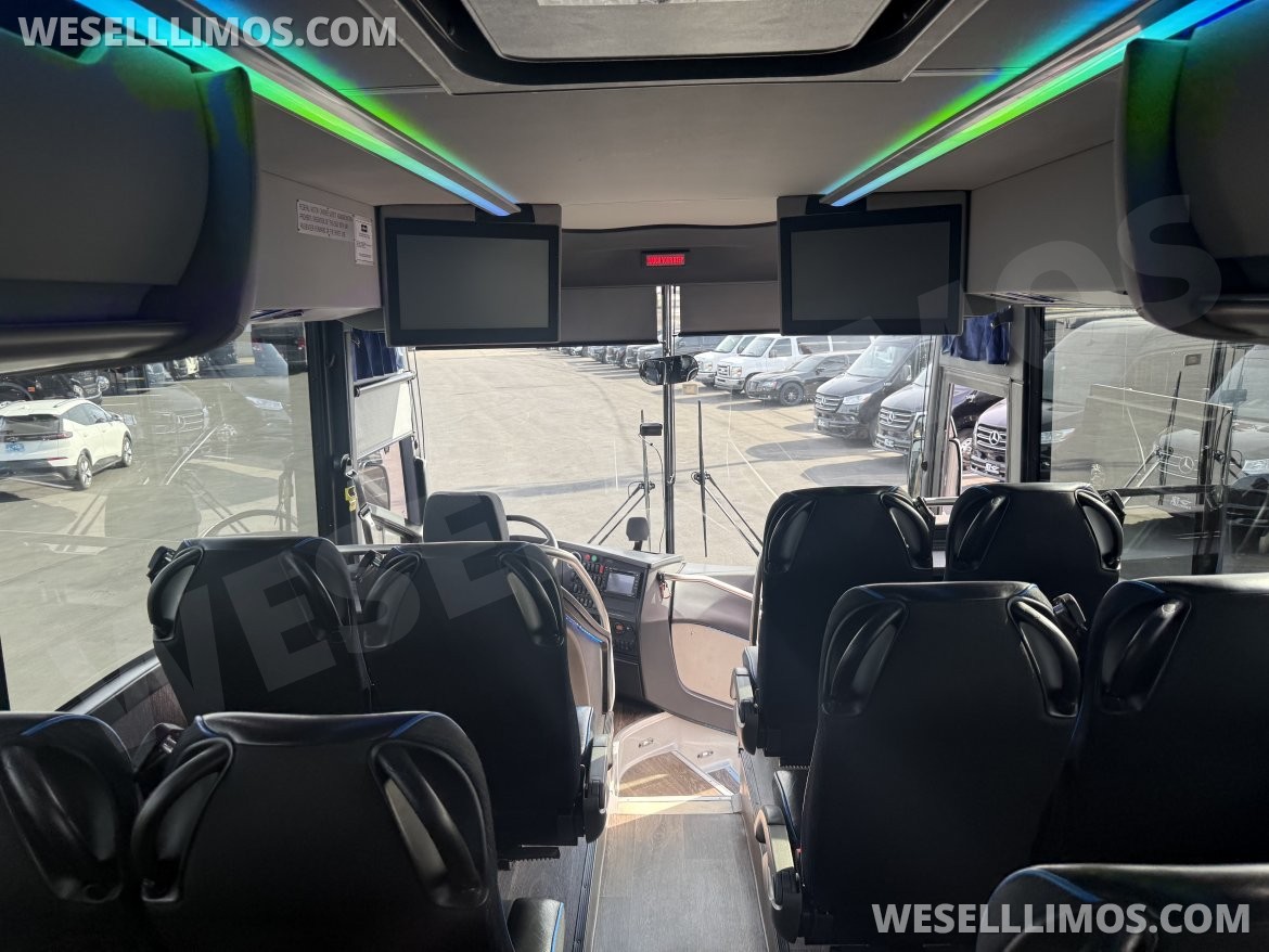Motorcoach for Sale in Phoenix, AZ - Photo 8