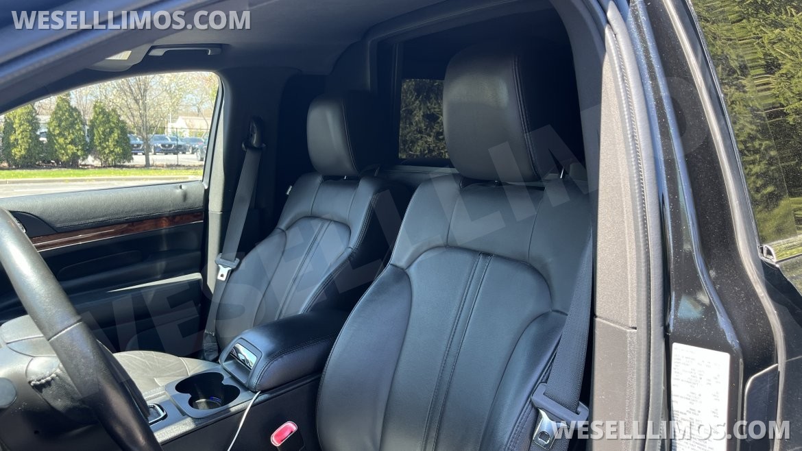 Limousine for Sale in Saint James, NY - Photo 2