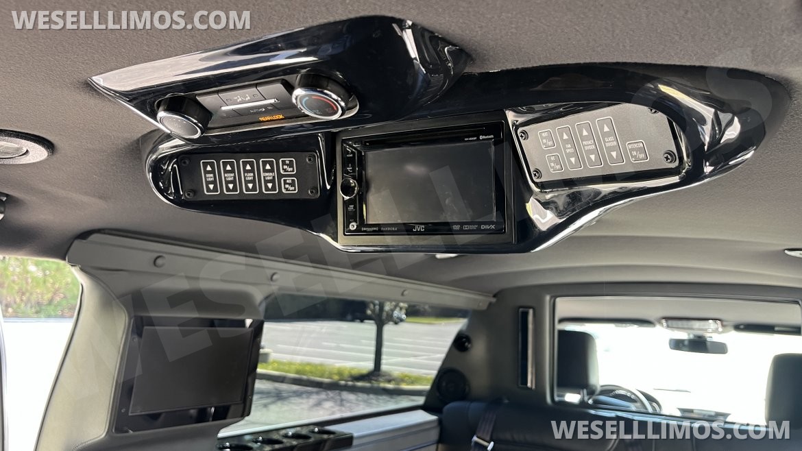 Limousine for Sale in Saint James, NY - Photo 6